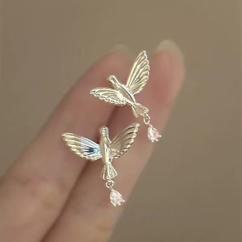Wholesale  retro metal bird zircon earrings