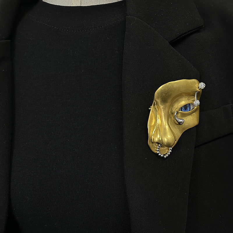 Wholesale exaggerated staring half face mask pendant necklace