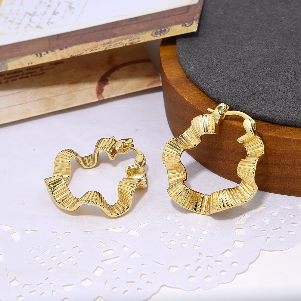 Wholesale  gold wave-shaped ladies earrings