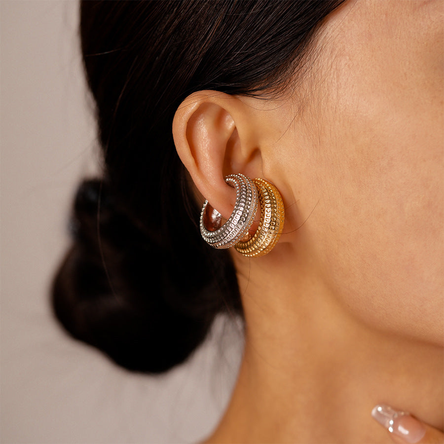 Wholesale Metallic Spotted Geometric Round Ear Clips