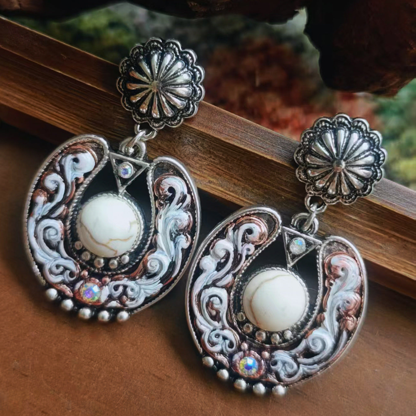 Wholesale Western-Style Exaggerated Turquoise Earrings and Necklace Set,  Zinc Alloy Electroplated Fashion Jewelry for Women