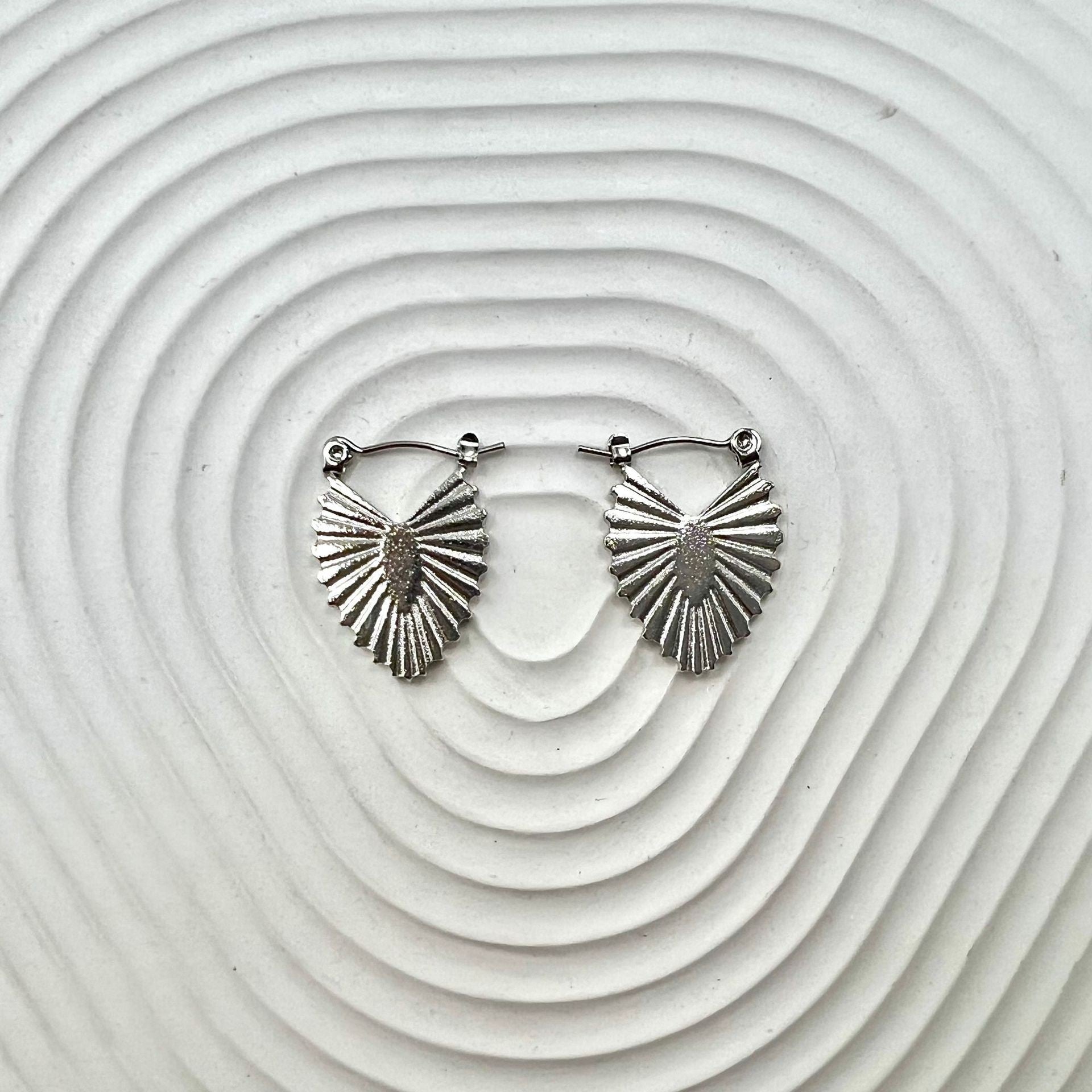 dxx-img:77ba60bb12df972e4469436018b5a8b8,ACC-ES-6042641533407-M1