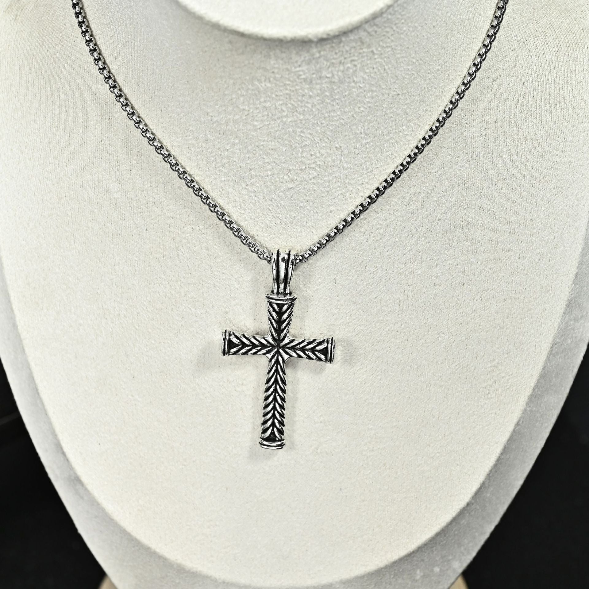 Wholesale Retro Vintage Cross Pendant Necklace For Men Stainless Steel Long Chain Chic Fashion Jewelry Accessory Gift