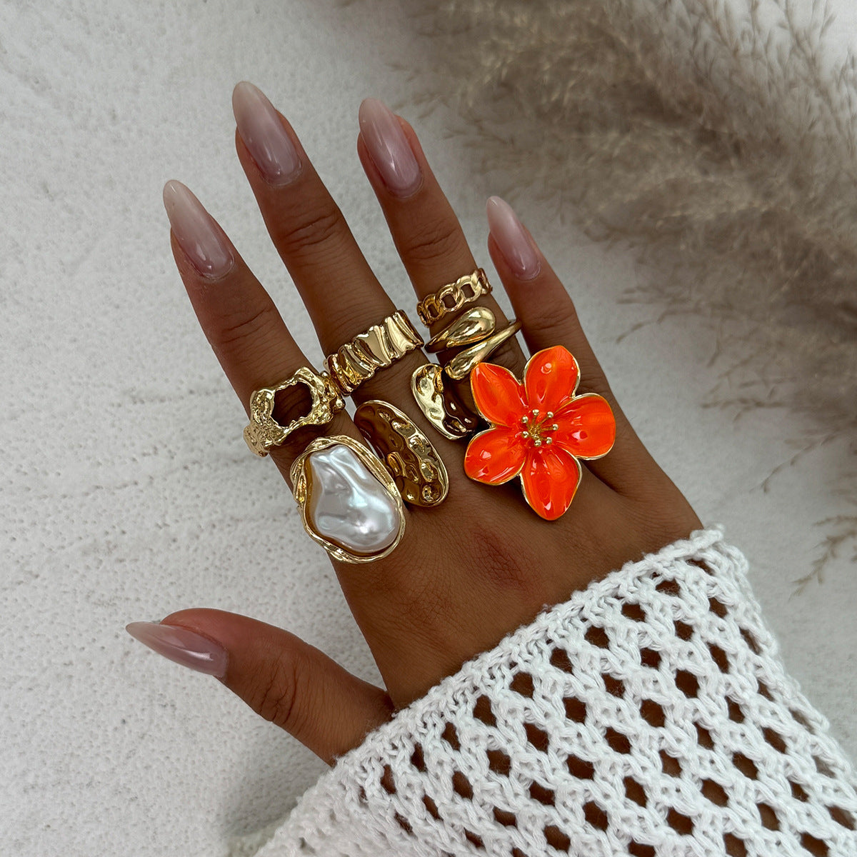 Wholesale Exaggerated Baroque Vintage Imitation Pearl Flower Ring Fashion Jewelry Accessory