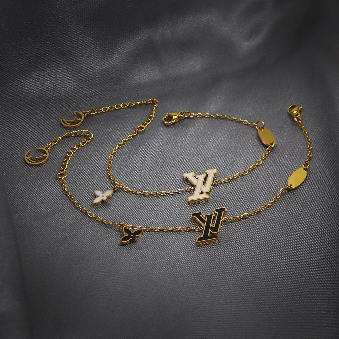 Wholesale Light Luxury Flower L Letter Bracelet Titanium Steel Electroplated Gold Fashion Jewelry Accessory Gift for Women