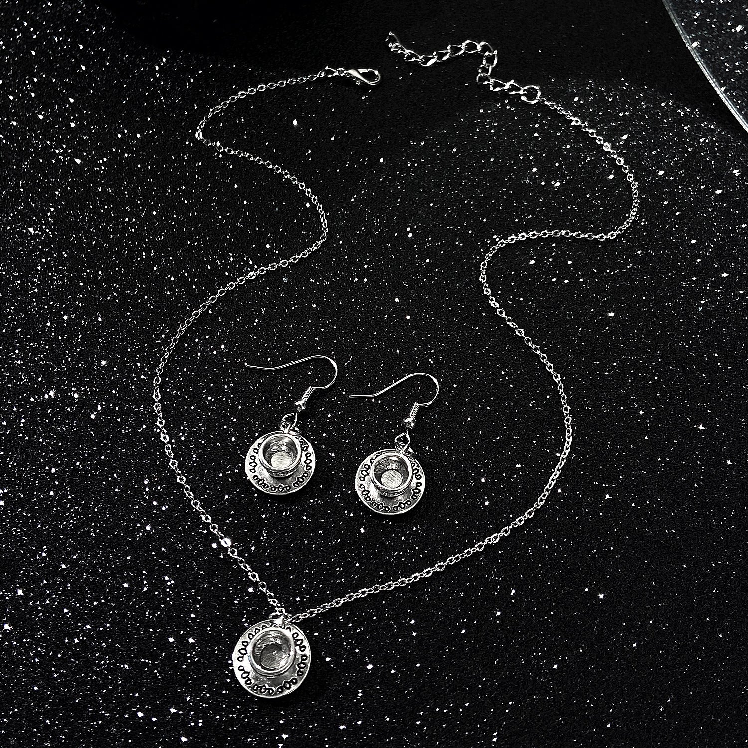 Wholesale Trendy Alloy Jewelry Set - Cup Hot Air Balloon Teeth Earrings and Necklace,  Fashion Accessory for Resale