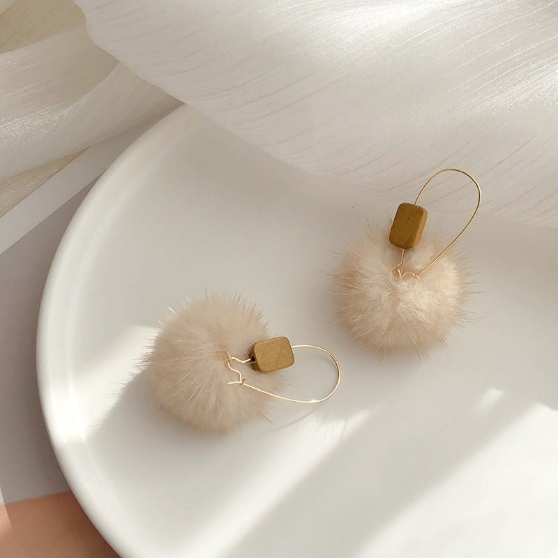 Wholesale long pompom earrings