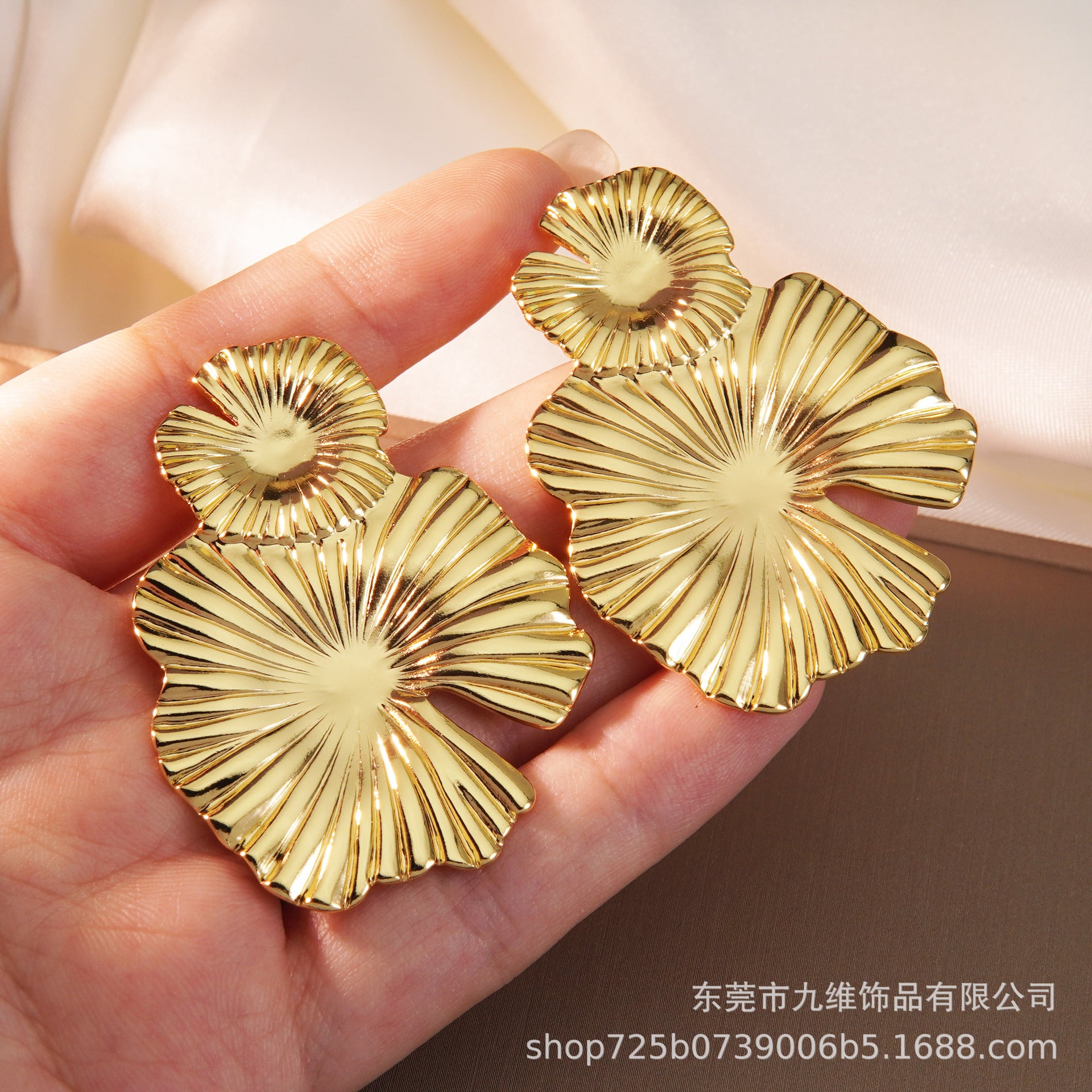 Wholesale Elegant Vintage Stainless Steel Earrings