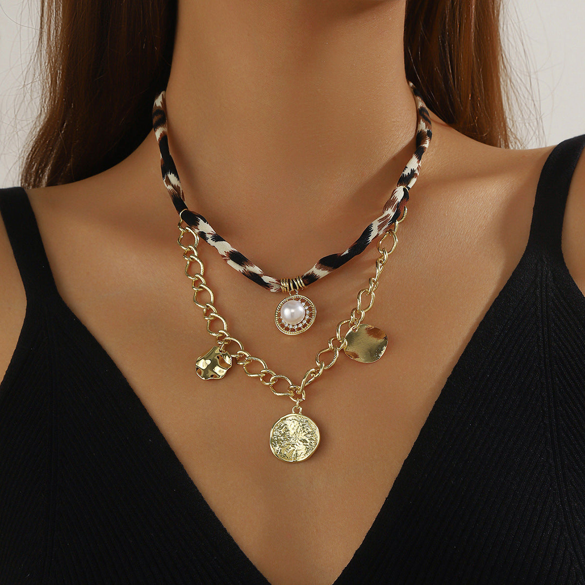 Wholesale Niche Design Leopard Print Necklace Alloy Pendant Retro High-End Silk f Leopard Print Necklace