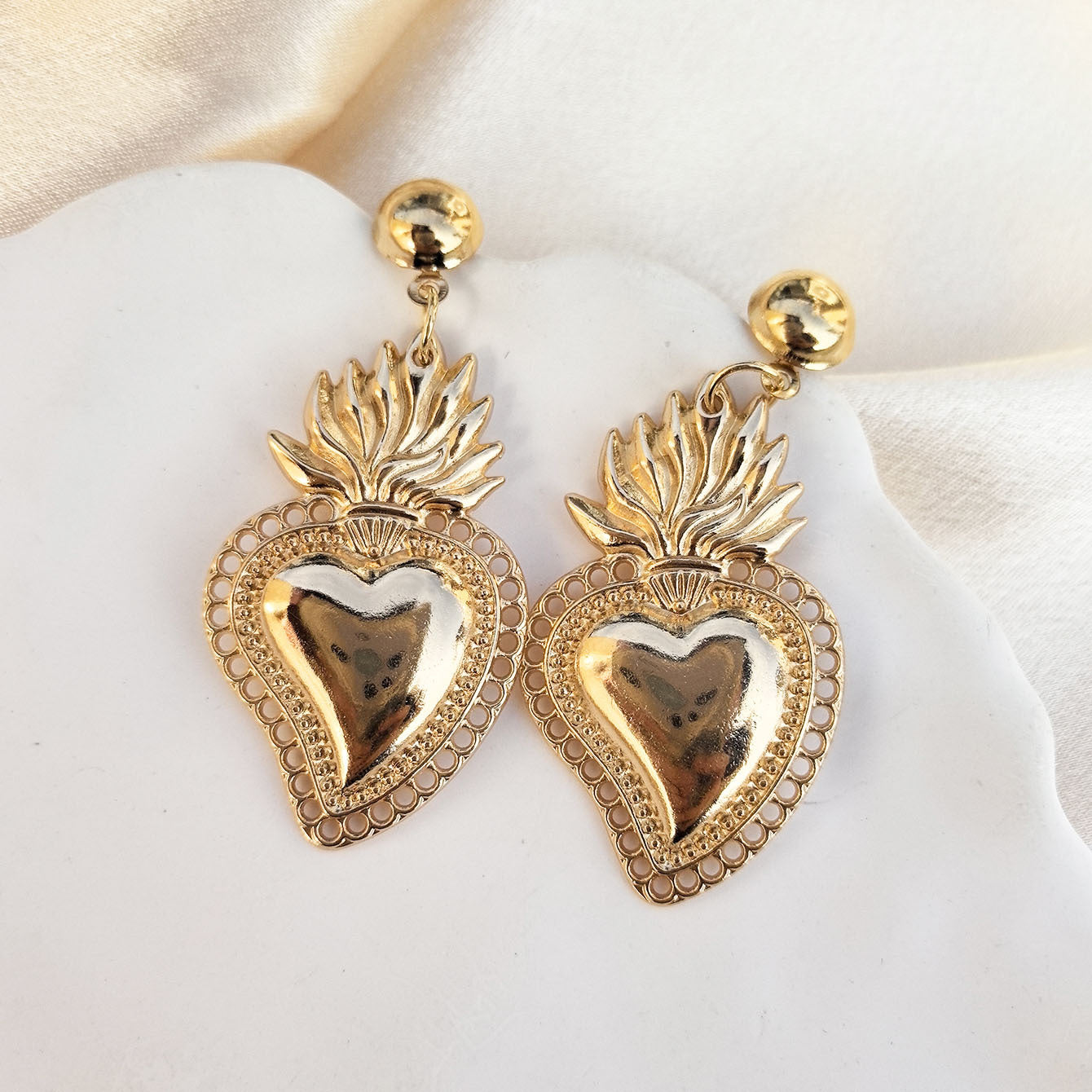 Wholesale  Retro Gothic Heart-shaped  Earrings