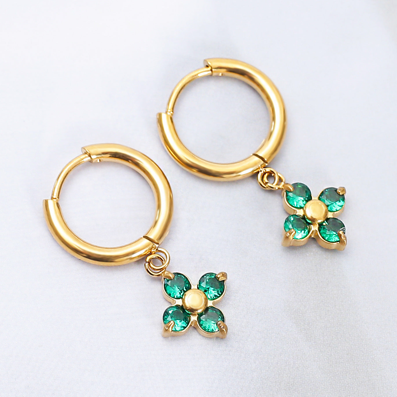 Wholesale Stainless steel flower earrings with zircon inlay