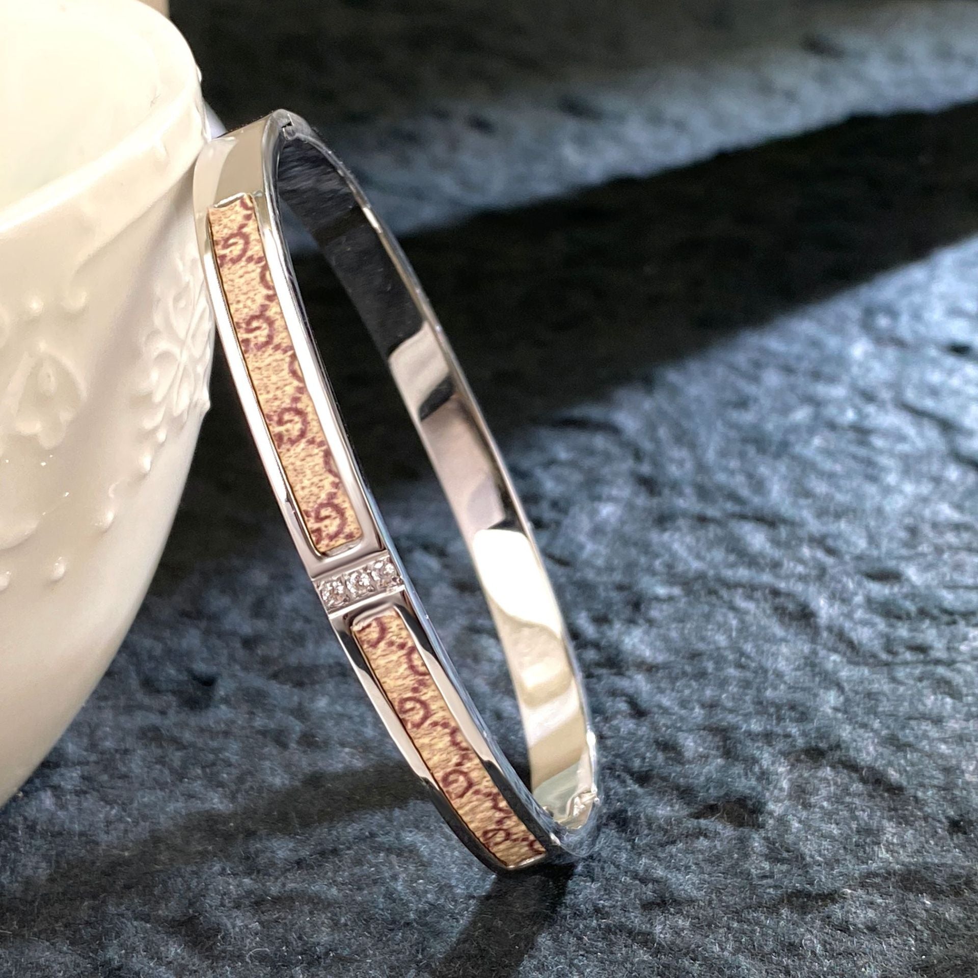 Wholesale Titanium Steel Plated 18K Gold High-end Luxury Bracelet ACC-BT-YuXun009