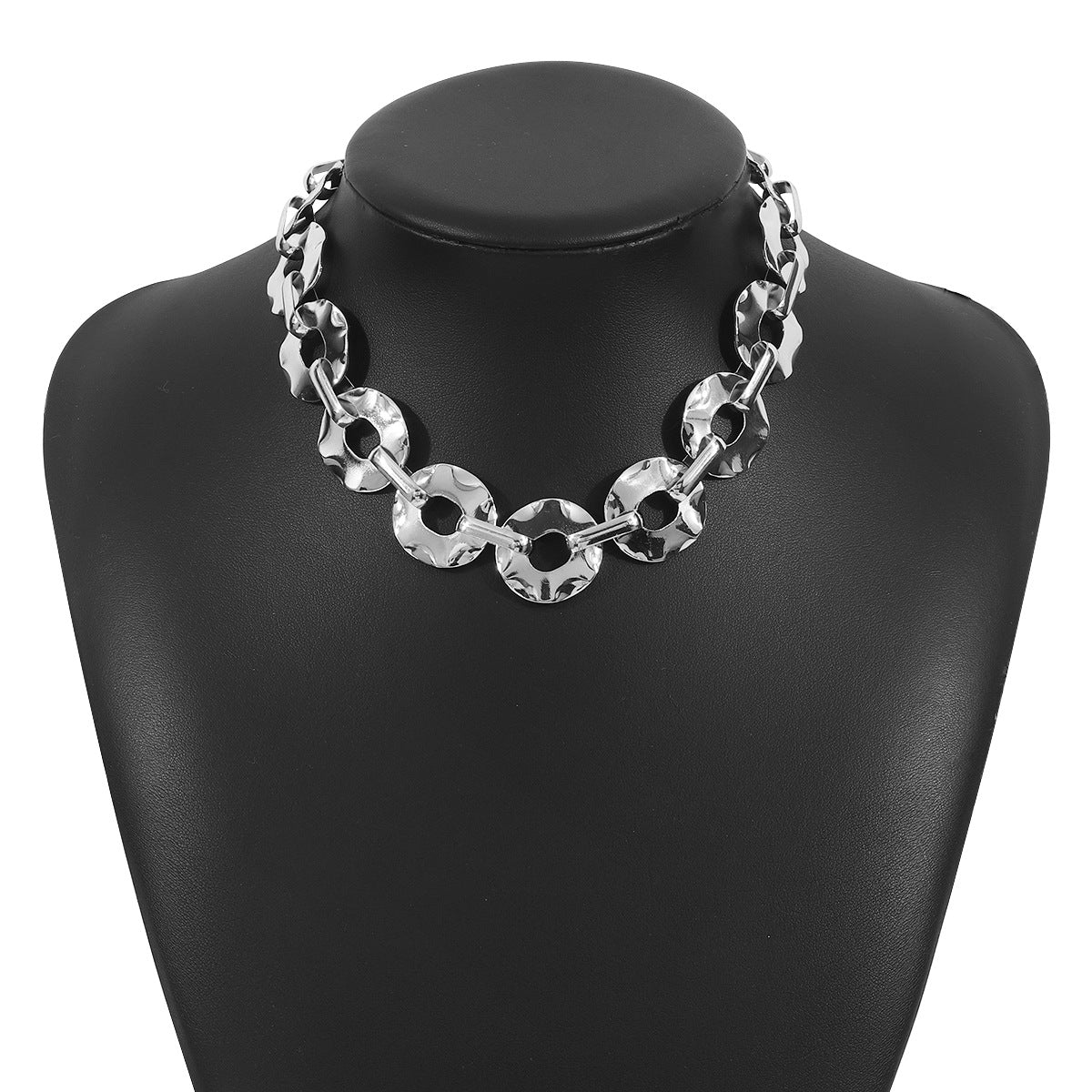 Wholesale design feeling  resin pendant necklace  retro chain ing clavicle necklace