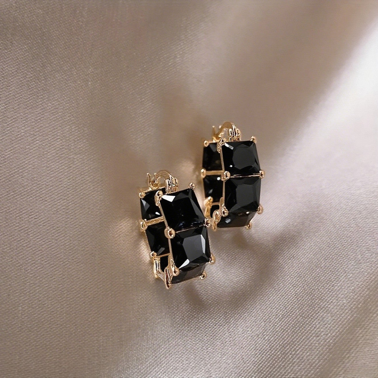 Wholesale Light Luxury Gray Crystal Square Earrings,  Metal Handmade Ear Clips - Trendy Fashion Accessory for Women