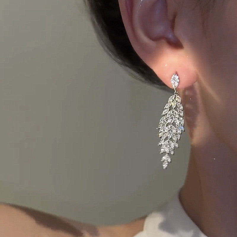 Wholesale Stylish Leaf Tassel Long Drop Earrings Copper Electroplated Evening Party Jewelry Accessory Trendy Gift For Boutique Resale