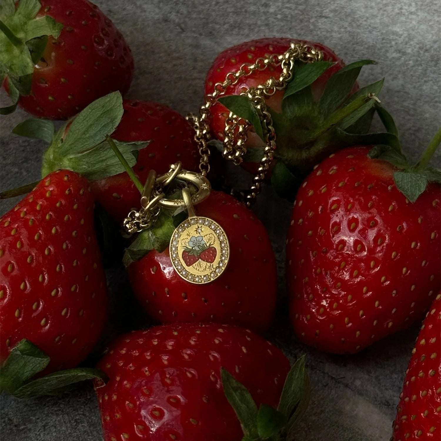 Wholesale Titanium Steel Light Luxury Pearl Strawberry Necklace