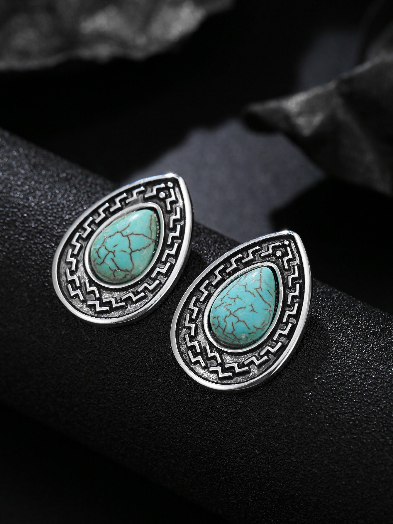 Orecchini accessibili all'ingrosso in stile occidentale