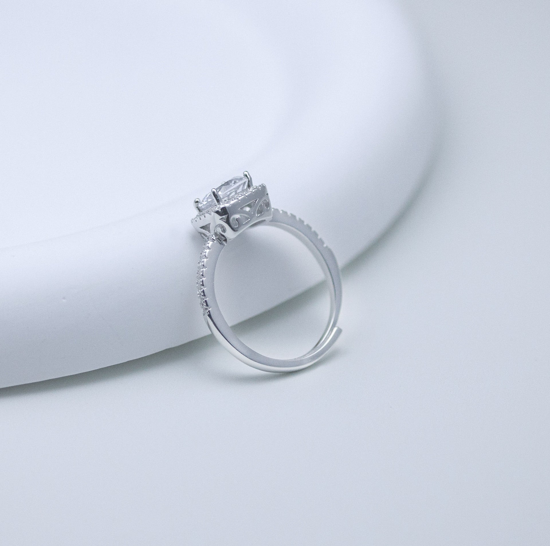 Wholesale Trendy Round Cubic Zirconia Ring in Platinum Tone,  Adjustable Open Band,  Fashion Jewelry for Women,  Resale or Gift