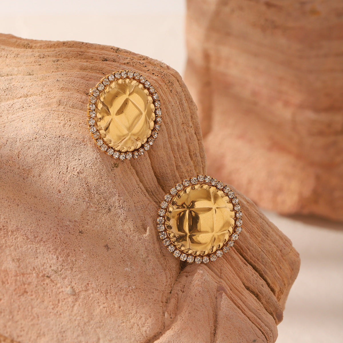 Wholesale  diamond round earrings women's stainless steel plated 18K gold stud earrings