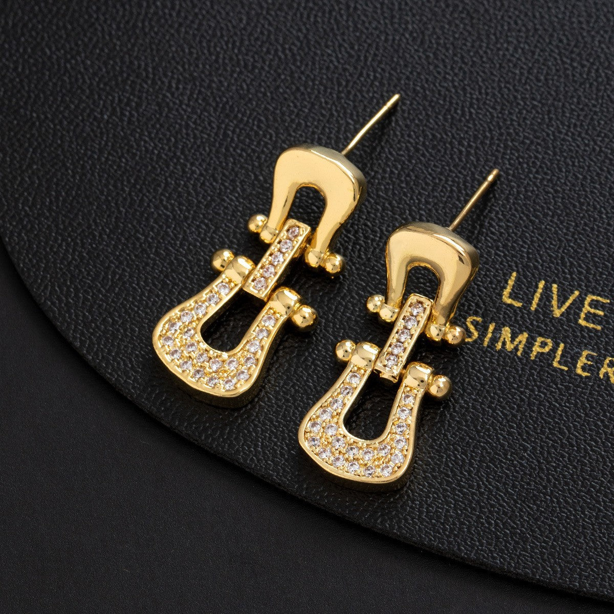 Wholesale Gold Plated Zircon Letter Ear Cuffs For Women Trendy Geometric Shape Chic Everyday Jewelry Accessory Boutique Resale Gift