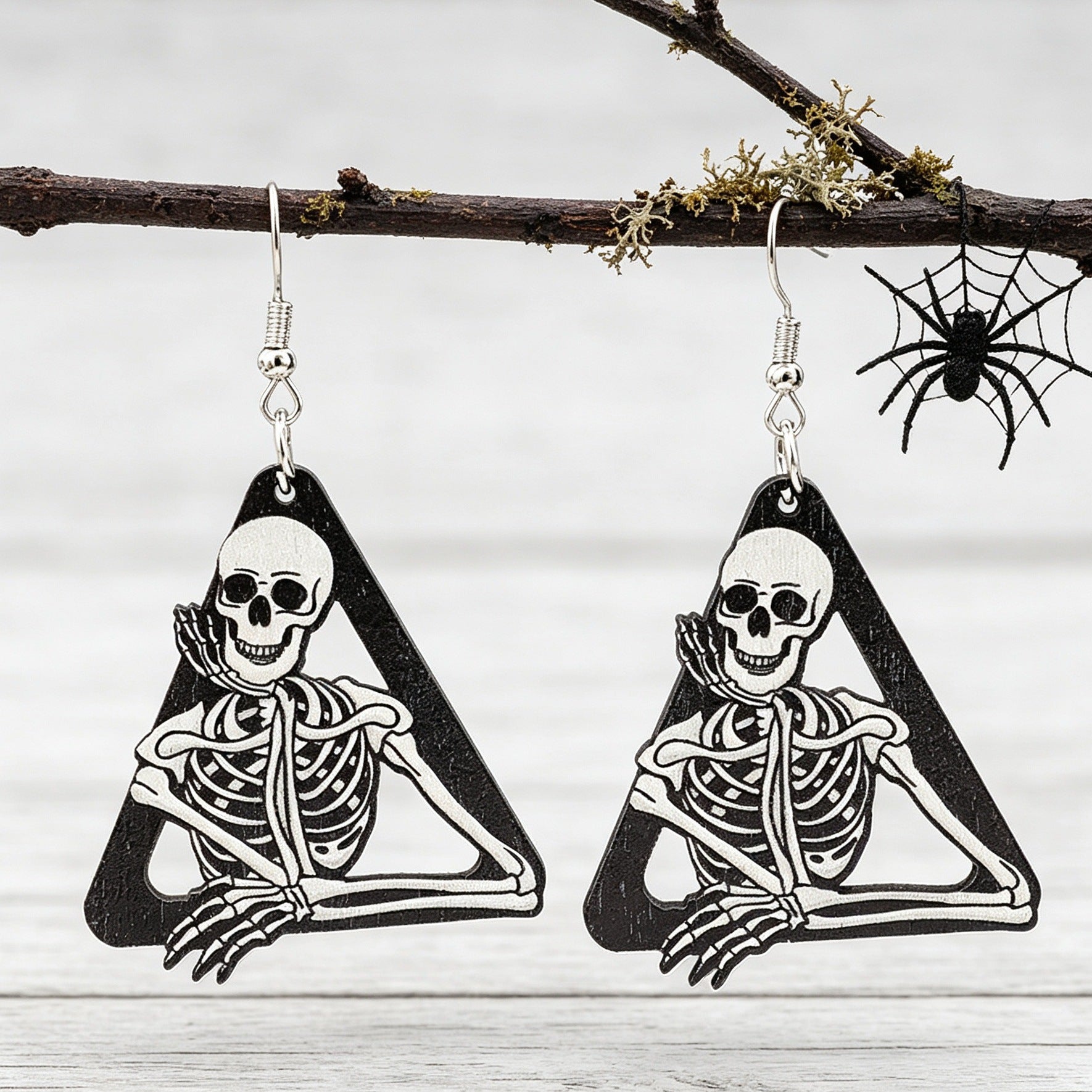 Wholesale Wooden Triangle Skull Earrings  Cartoon Print Fashion Jewelry Accessory