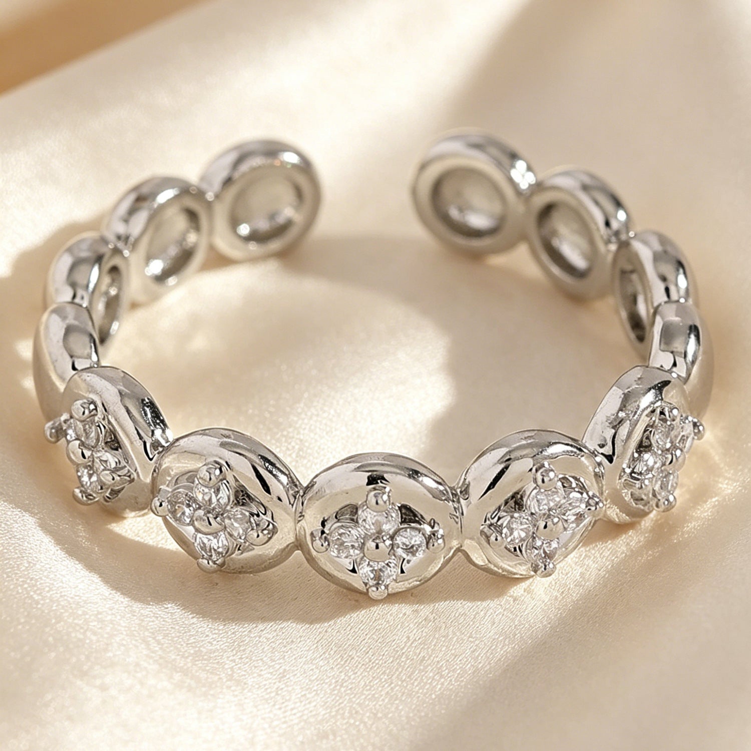 Wholesale Gold Plated Copper Floral Design Ring Fashion Accessory Gift Boutique