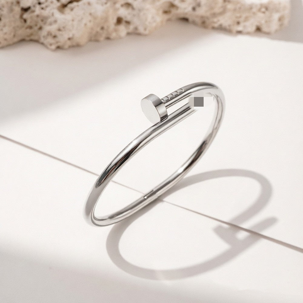Wholesale 18K Gold Plated Stainless Steel d Nail Bangle Bracelet For Women Stylish Open Cuff Everyday Fashion Accessory Gift