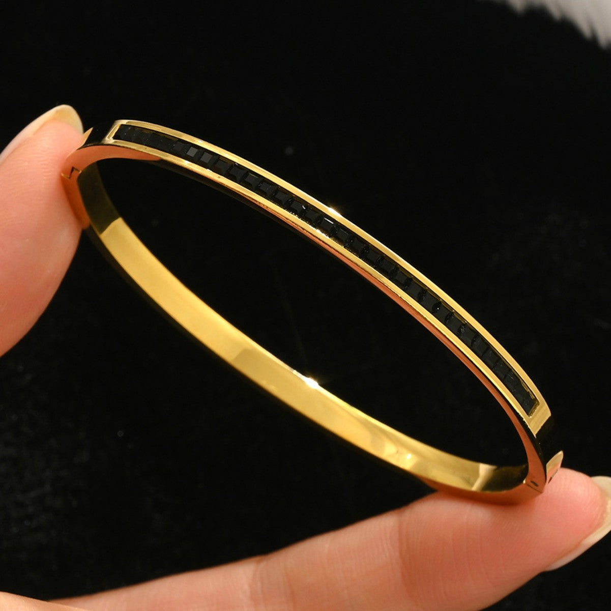 Wholesale Country Style Gold Plated Titanium Steel Bracelet Everyday Wear