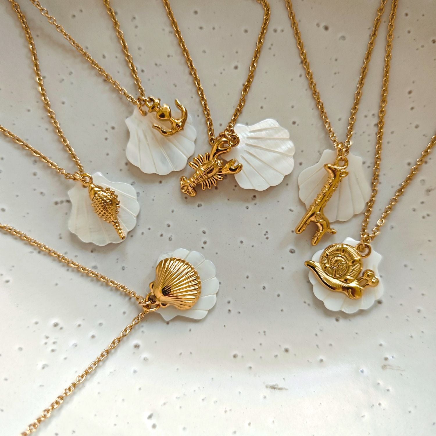 Wholesale Summer-Style Giraffe Pendant Shell  Stainless Steel Necklace