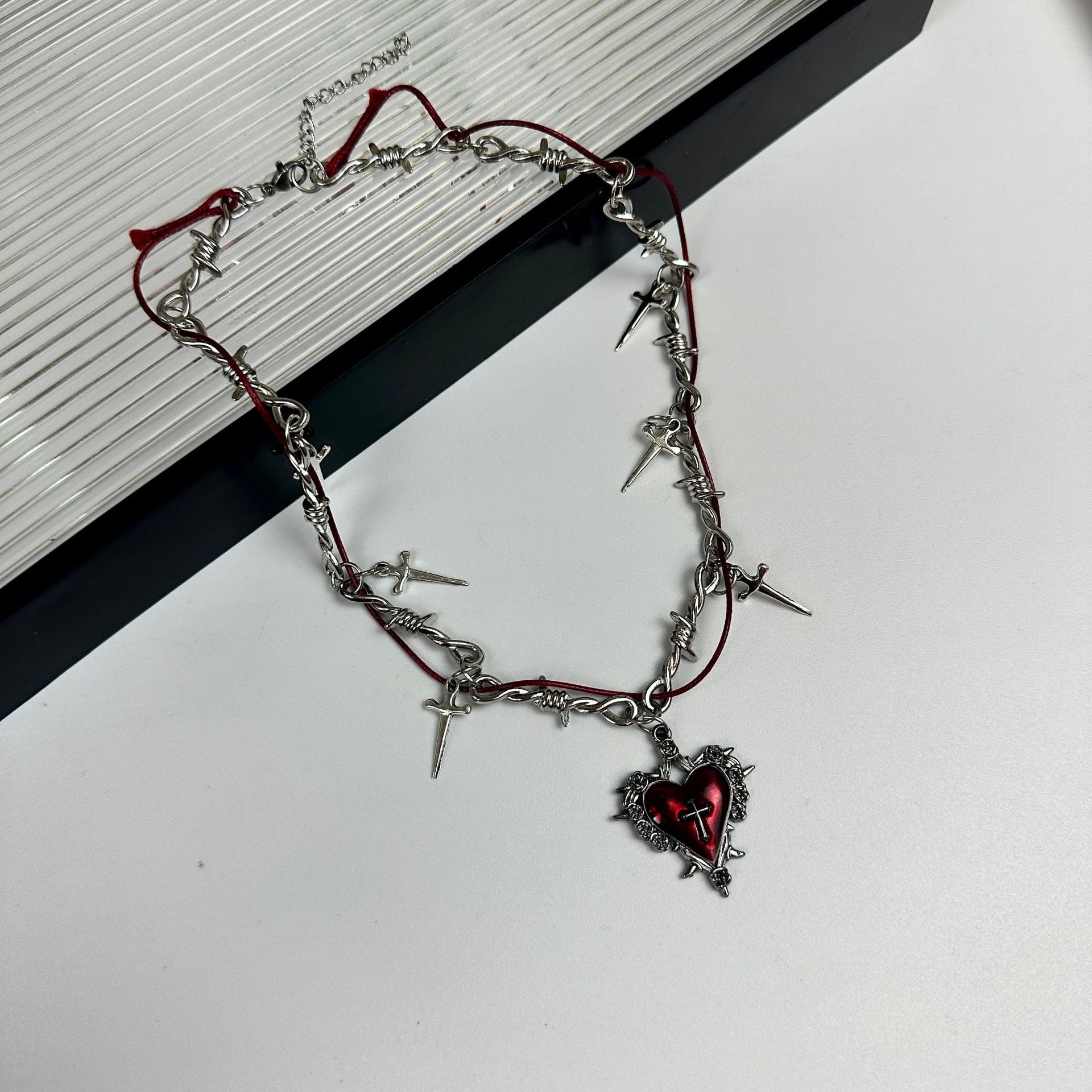 Wholesale  Thorns Bloodlike Love Necklace Gothic Thorns Rose Decorative Necklaces