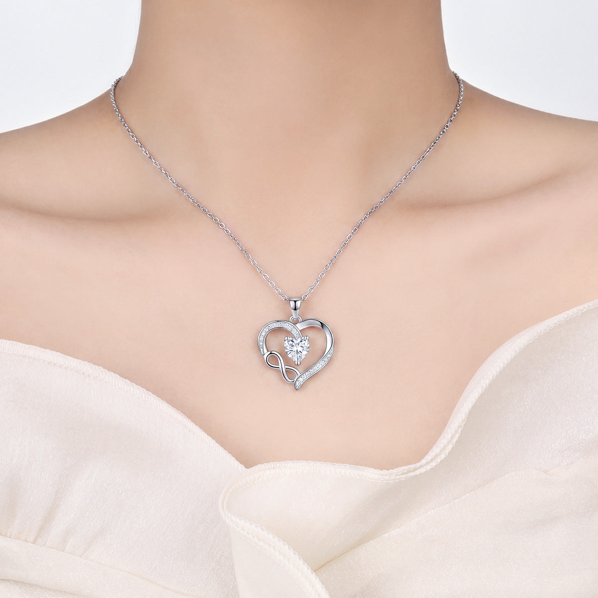Wholesale Trendy Love Heart Layering Necklace,  Elegant O-Chain Design,  Fashion Jewelry Accessory for Women