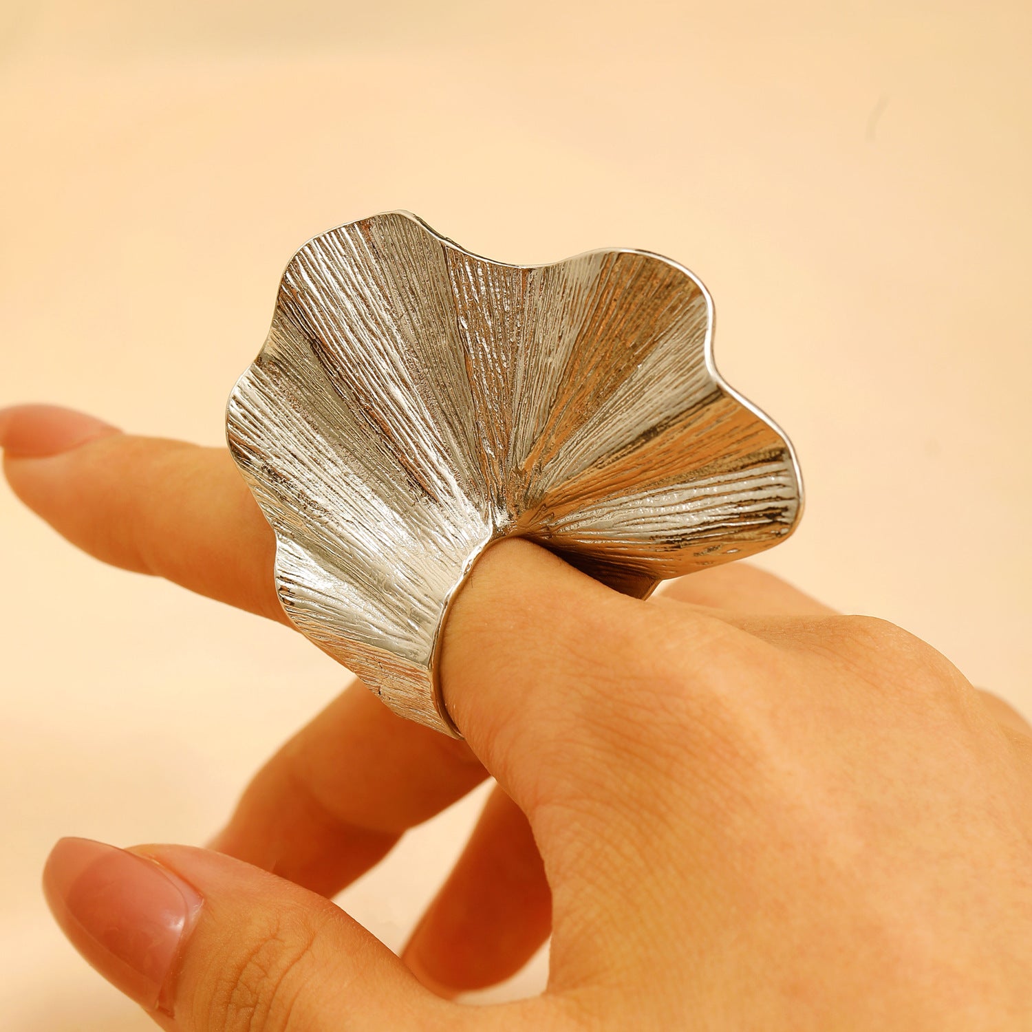 Wholesale Alloy Ginkgo Leaf  Irregular Pleated  Ring