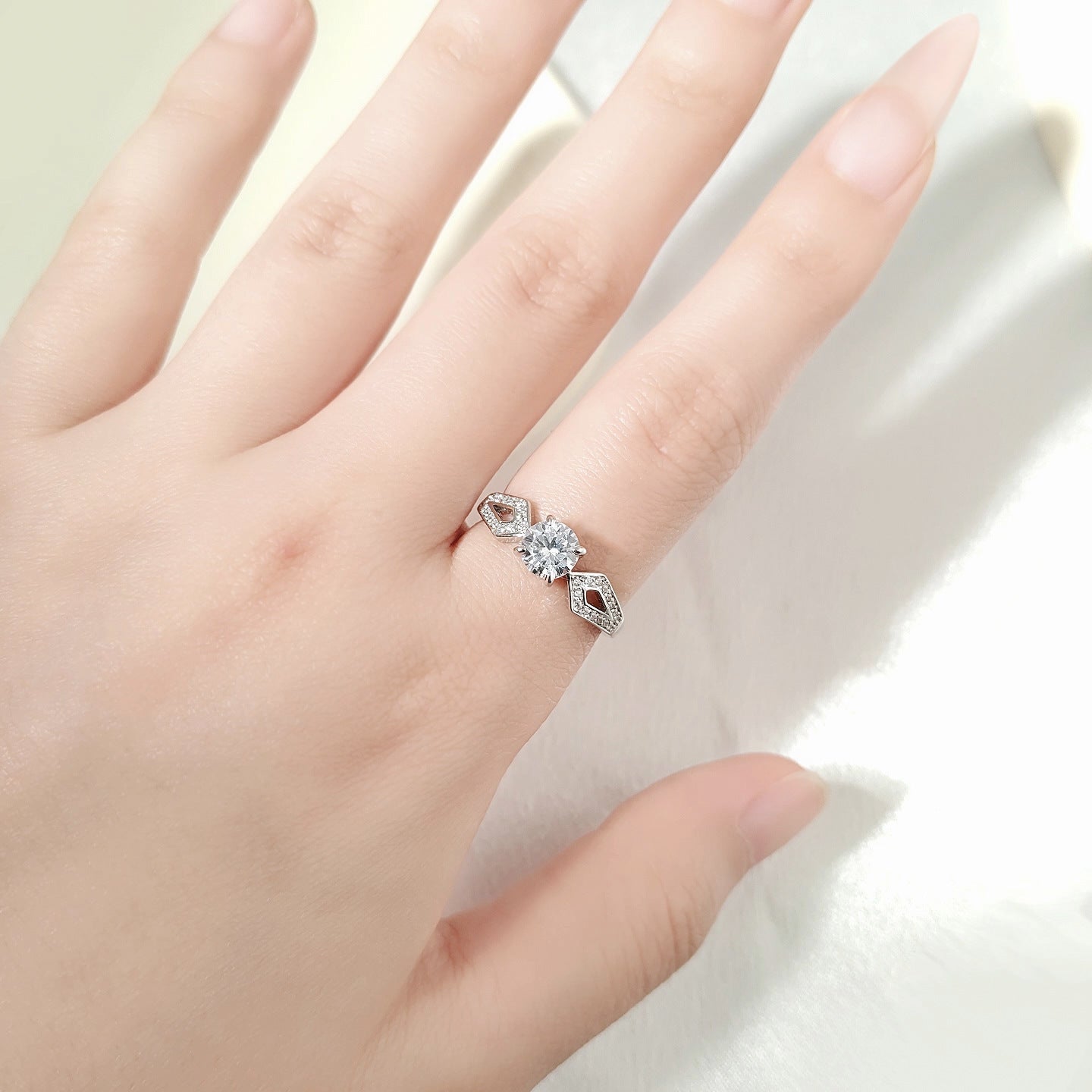 Wholesale 925 Silver Bowknot Ring For Women White Gold Tone Stylish Everyday Fashion Accessory Boutique Resale Jewelry