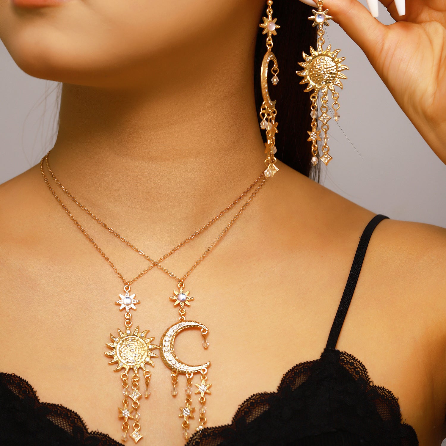 Wholesale Vintage Moon Sun Star Long Tassel Earrings And Necklace Set Gold Alloy Jewelry Party Fashion Accessory