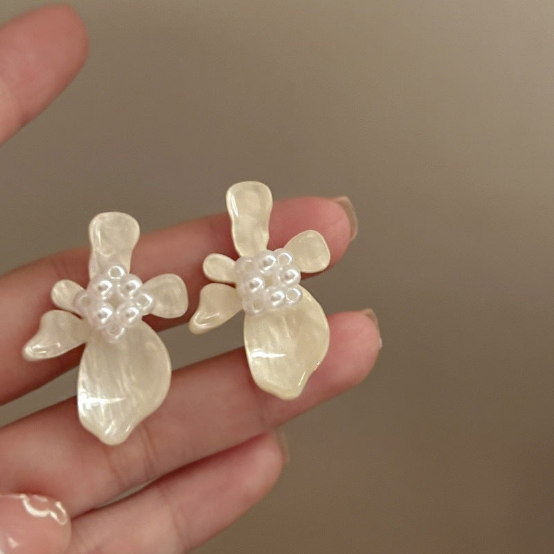Wholesale Alloy Vintage Pearl Flower  Earrings