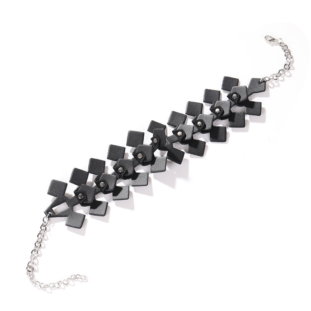 Wholesale  Retro Fashion Black Three-dimensional Necklace