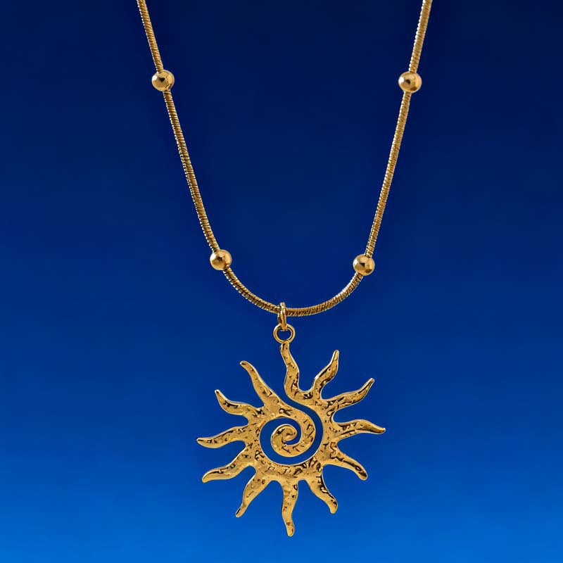Wholesale Zinc Alloy Gold Hollow Sun Pendant Necklace Electroplated Finish Fashion Accessory Women Party Gift