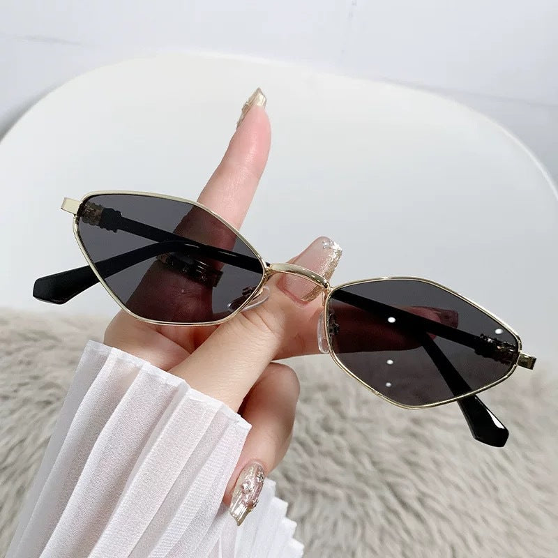 Wholesale Chic Diamond Metal Sunglasses for Women,  Small Frame Black UV400,  Fashion Accessory
