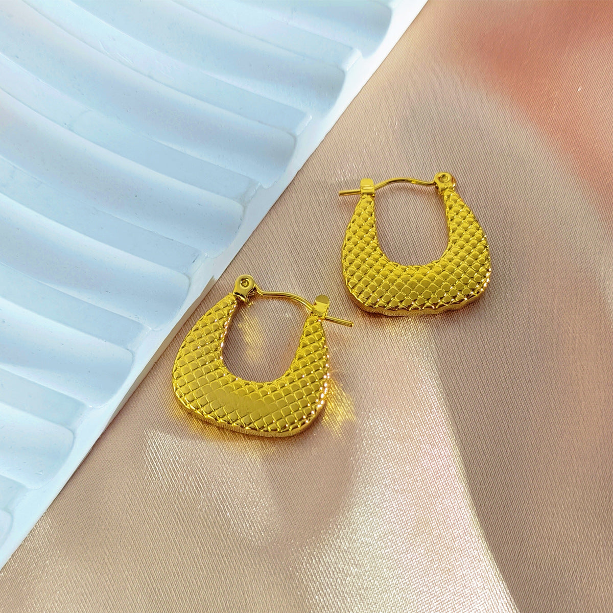 Wholesale vacuum plated 18k gold earrings