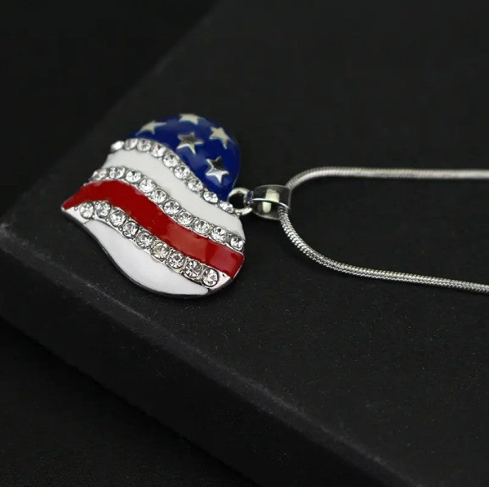 Wholesale American flag enamel red White blue heart-shaped Independence Day pendant necklace
