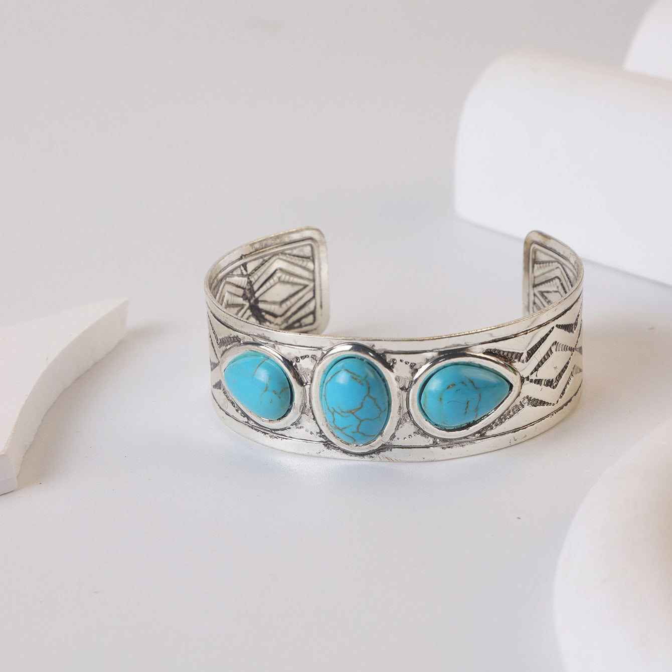 Wholesale Silver Tone Turquoise Inlay Vintage Open Adjustable Bracelet Women Fashion Jewelry Accessory