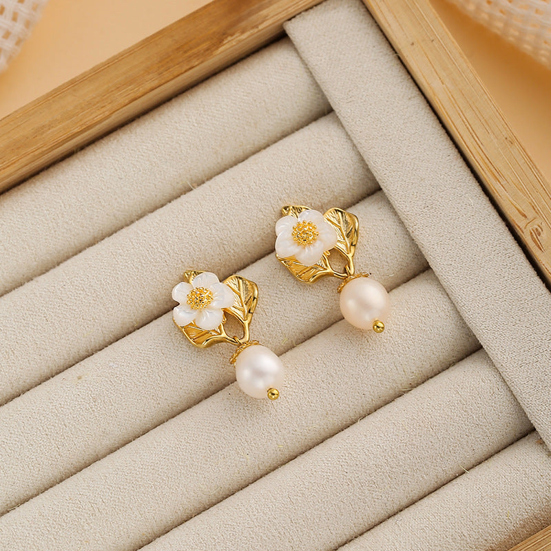 Wholesale  natural pearl earrings silver ear flowers butterfly earrings