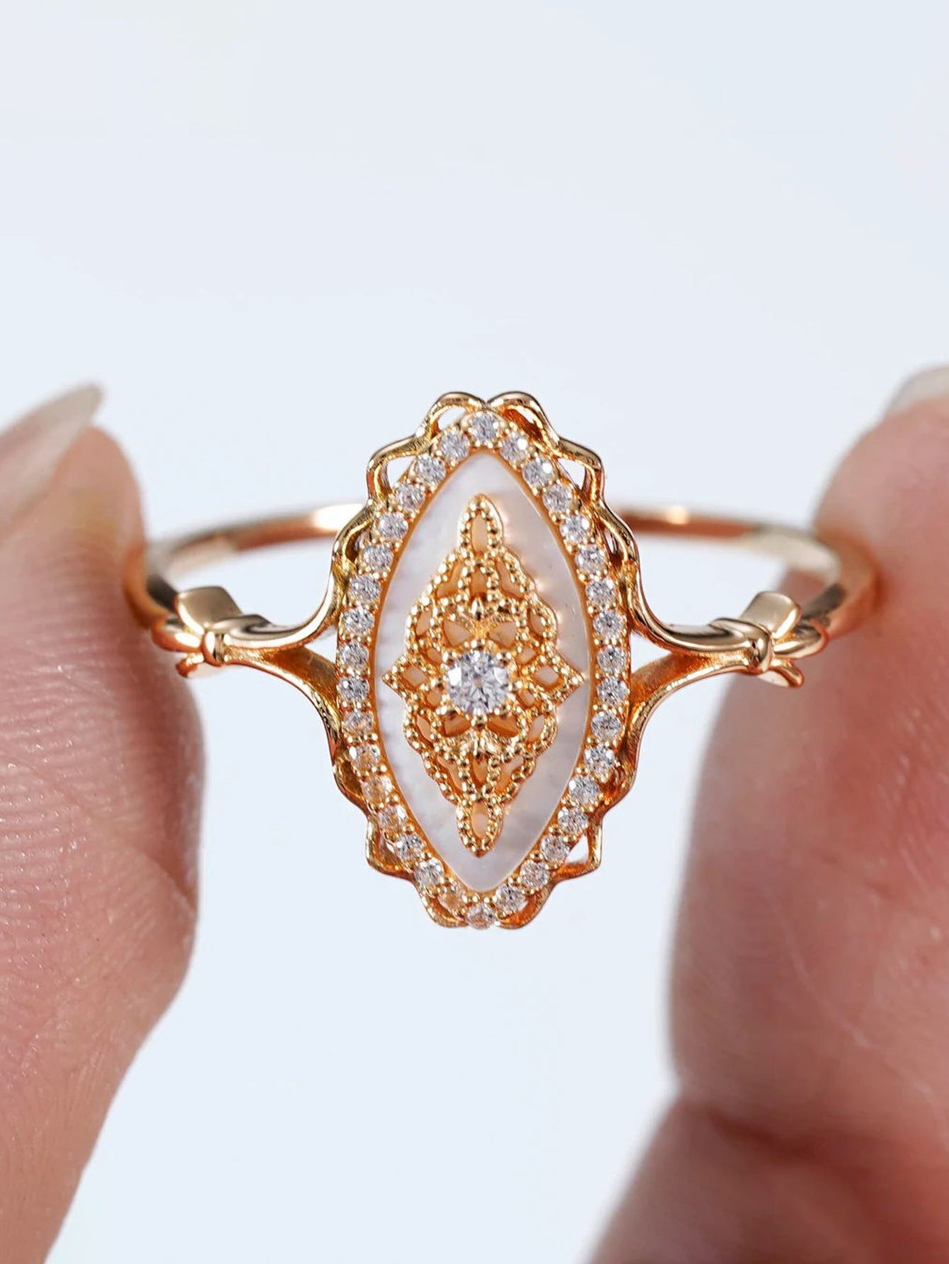 Wholesale Copper Electroplated Gold White Diamond Ring - Fashion Accessory for Resale