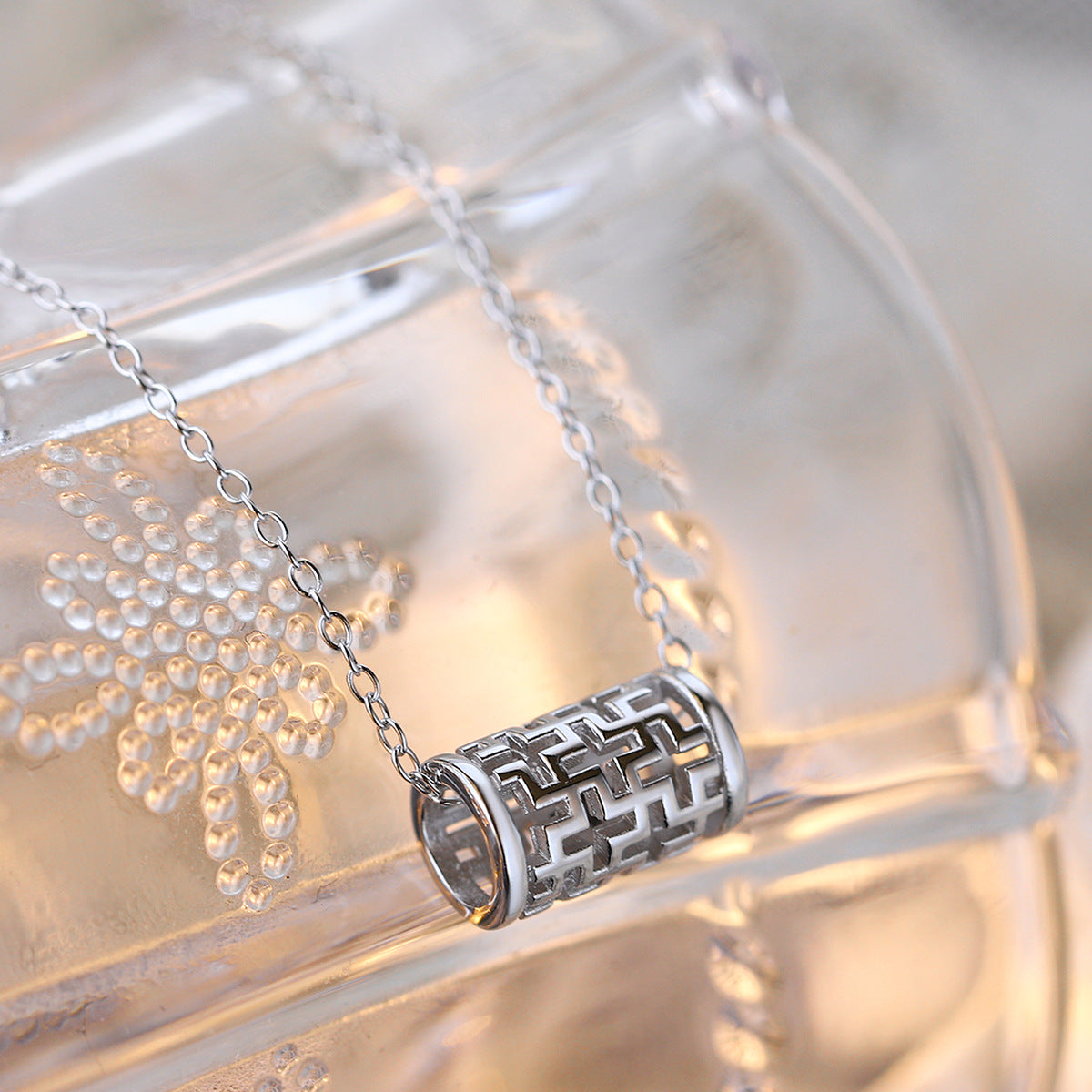 Wholesale S925 Sterling Silver  Hollow Pattern Pendant Necklace