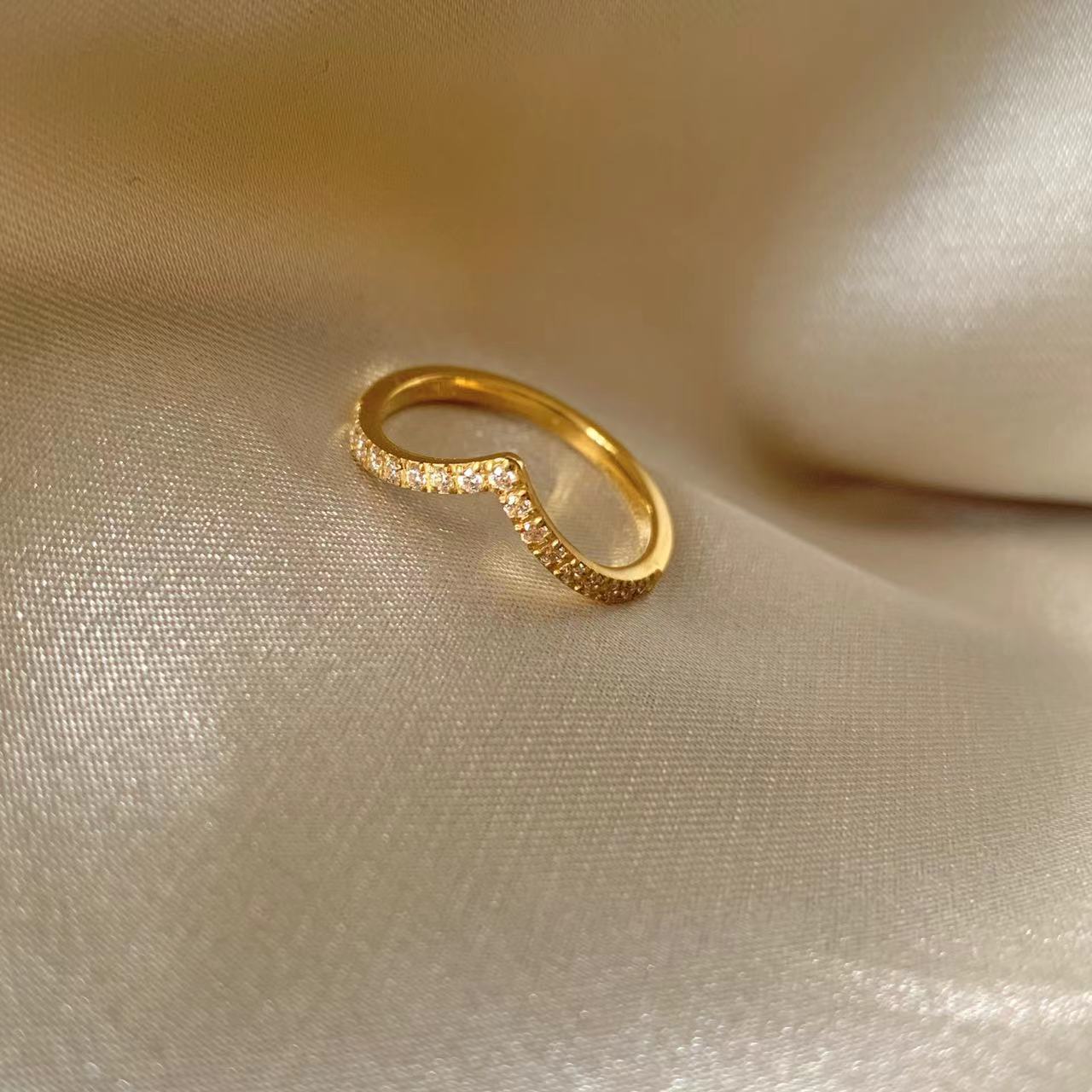 Wholesale titanium steel luxury element white shell inlaid stone  ring