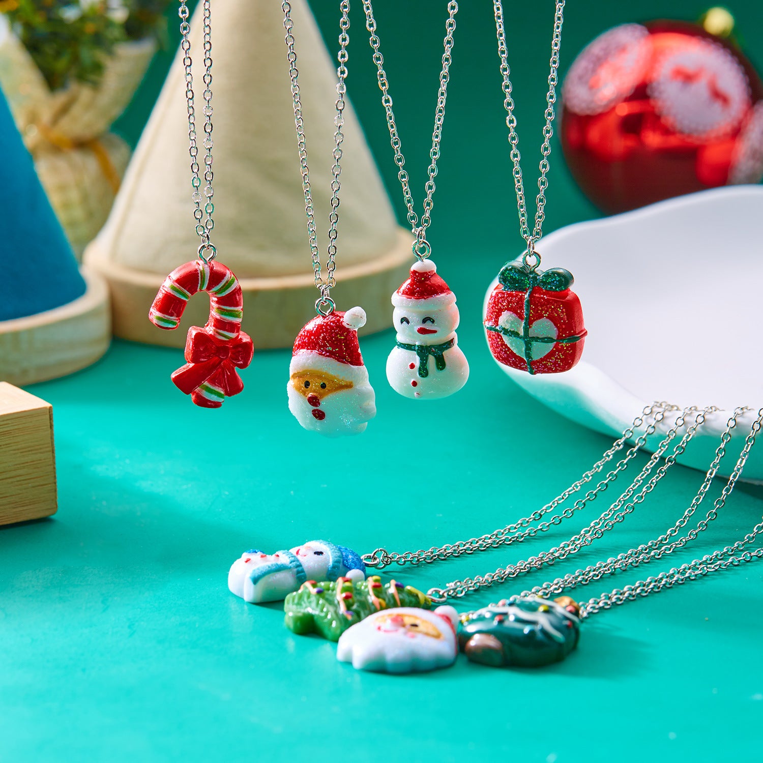 Wholesale Christmas gift box resin  snowman necklace