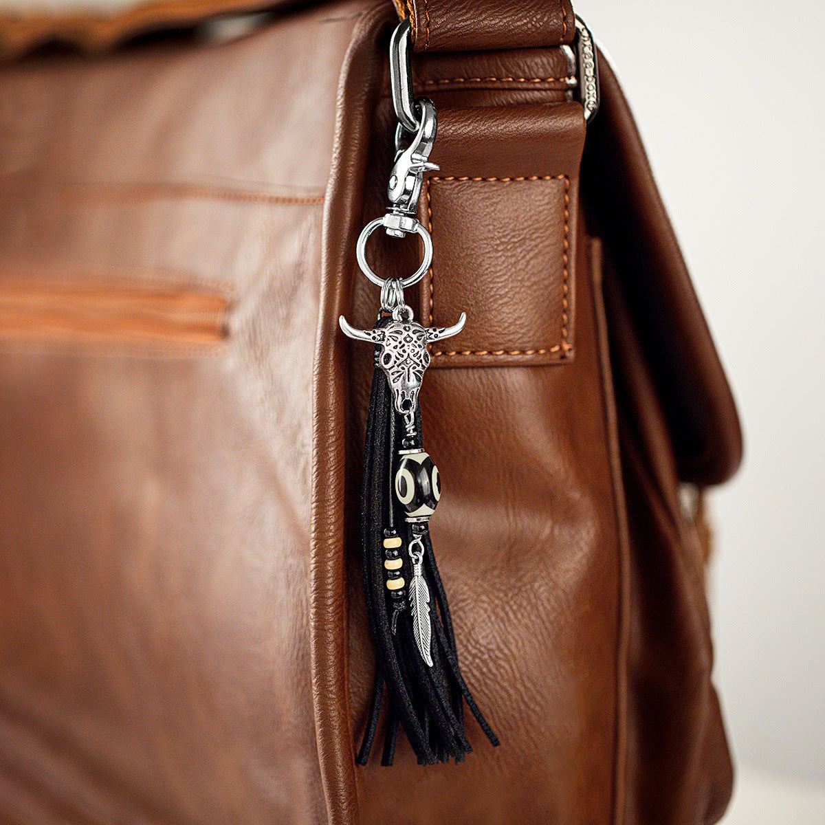 Wholesale Retro Western style pendant with bull head keychain