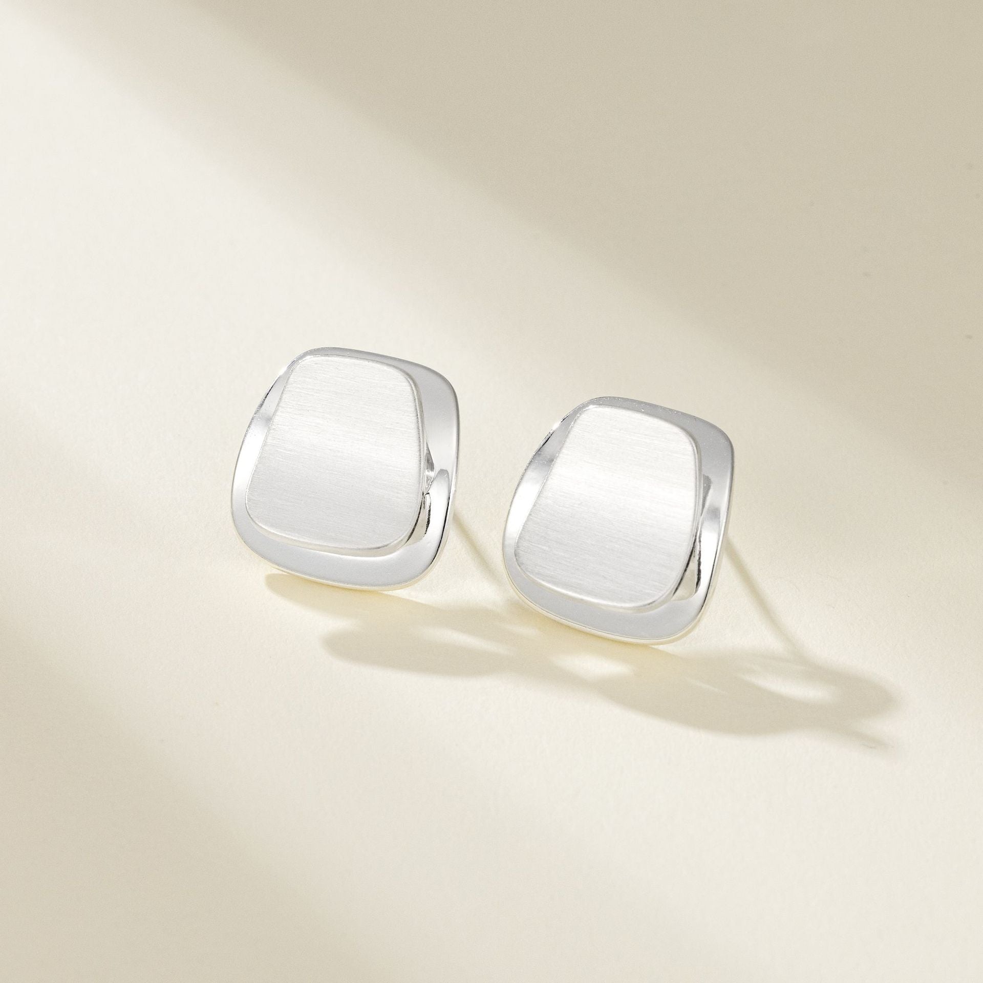 Wholesale Misty brushed delicate earrings