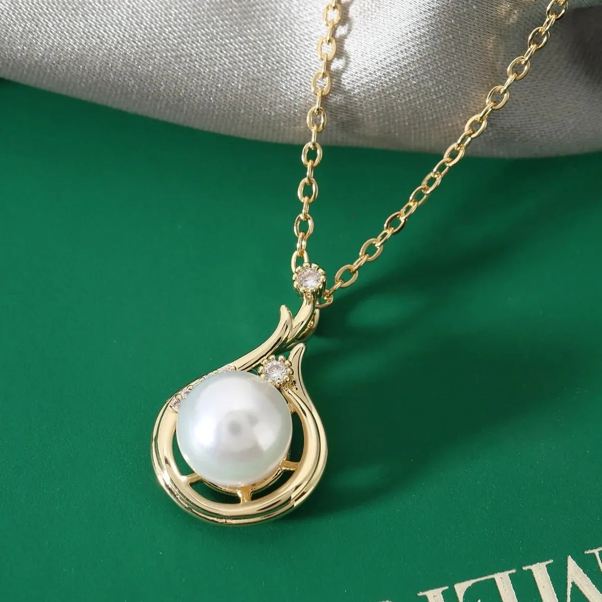 Wholesale Baroque Style  Pearl Fashion Simple Women's Pendant Necklace