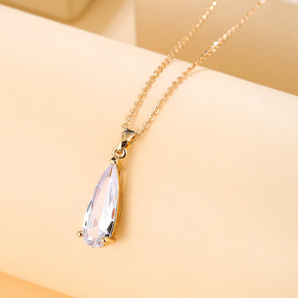 Wholesale Zircon Necklace Personalized Light Luxury Pendant Clavicle Chain